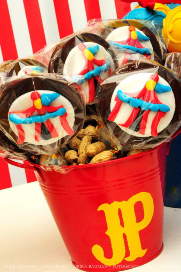 Circus themed birthday party via Kara's Party IDeas KarasPartyIdeas.com
