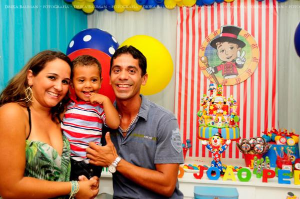 Circus themed birthday party via Kara's Party IDeas KarasPartyIdeas.com