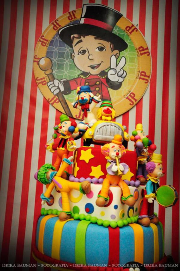 Circus themed birthday party via Kara's Party IDeas KarasPartyIdeas.com