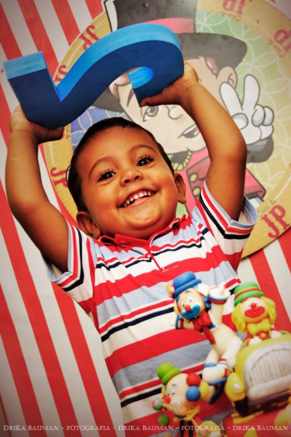 Circus themed birthday party via Kara's Party IDeas KarasPartyIdeas.com