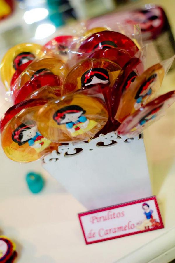 Snow White Birthday Party via Kara's Party Ideas | KarasPartyIdeas.com #snow #white #disney #princess #party #ideas (5)